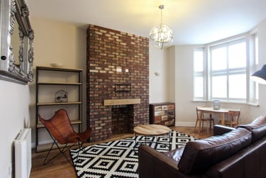 2 bed house, Howard Gardens, Adamstown, Cardiff, CF240EF - Image 1